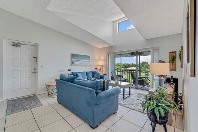 1112 Green Pine Boulevard G3, West Palm Beach, FL 33409