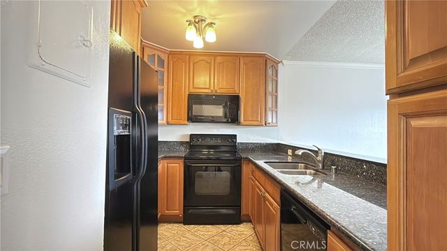 20930 Parthenia Street 216, Canoga Park, CA 91304