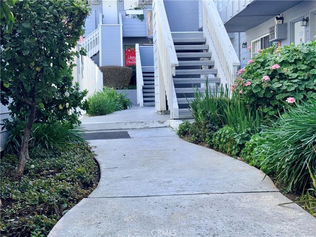 20930 Parthenia Street 216, Canoga Park, CA 91304