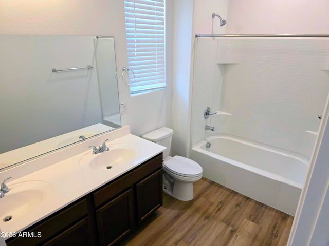 6736 W DISCOVERY Drive, Glendale, AZ 85303