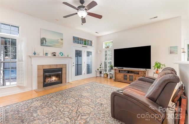 4760 Lauren Glen Street NW, Concord, NC 28027