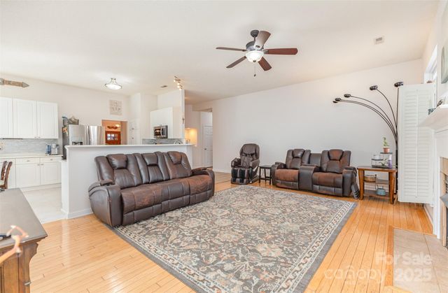 4760 Lauren Glen Street NW, Concord, NC 28027
