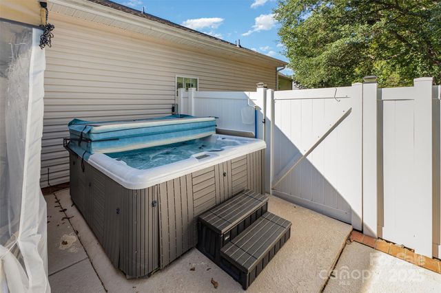 4760 Lauren Glen Street NW, Concord, NC 28027