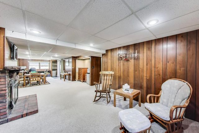 221 Anthony Road, Buffalo Grove, IL 60089