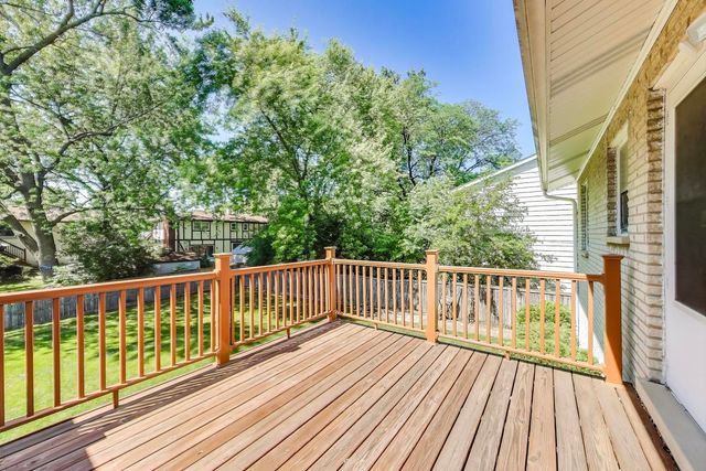 221 Anthony Road, Buffalo Grove, IL 60089