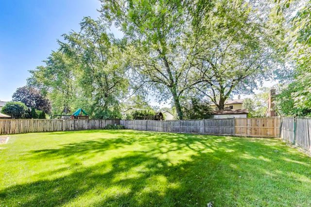 221 Anthony Road, Buffalo Grove, IL 60089