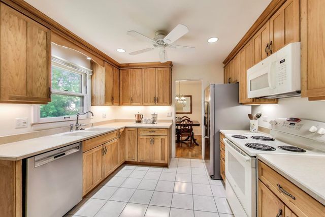 221 Anthony Road, Buffalo Grove, IL 60089