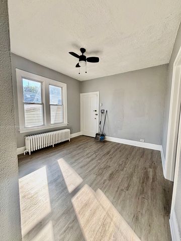 9737 S Avenue N 2R, Chicago, IL 60617