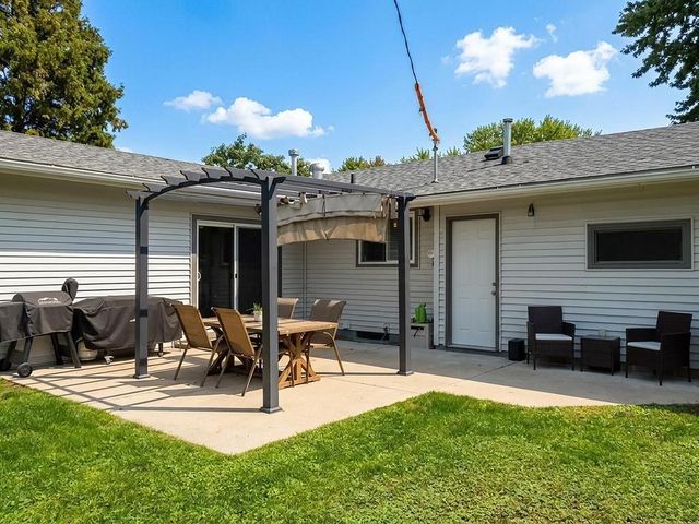 4247 Sandstone Drive, Eagan, MN 55122