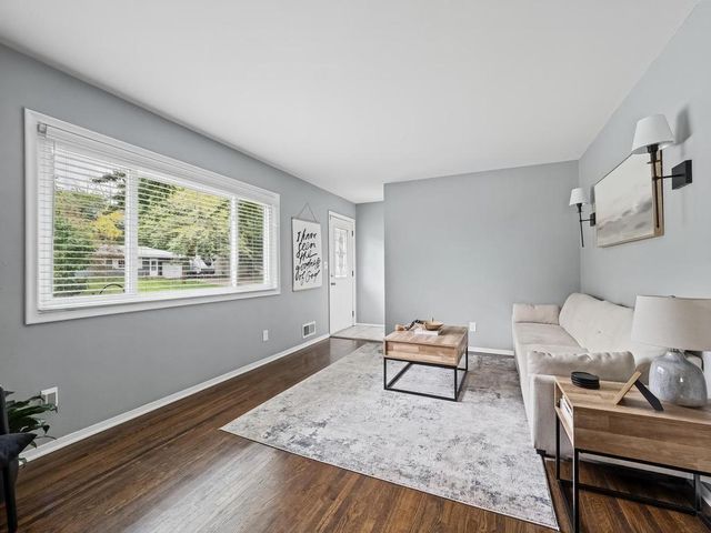 4247 Sandstone Drive, Eagan, MN 55122