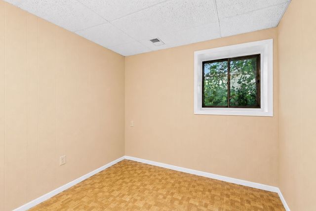 2825 Grissom Court, Woodridge, IL 60517