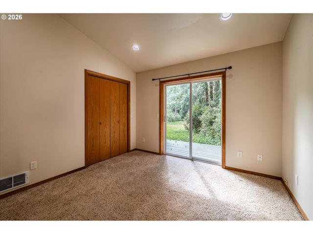 87444 WHISTLING Ln, Bandon, OR 97411