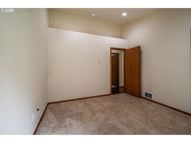 87444 WHISTLING Ln, Bandon, OR 97411