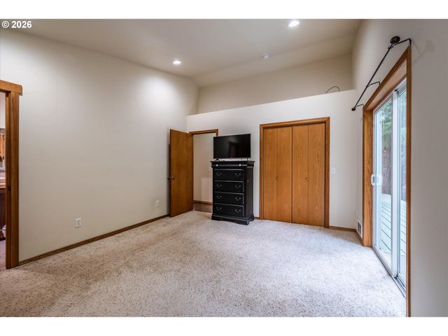 87444 WHISTLING Ln, Bandon, OR 97411