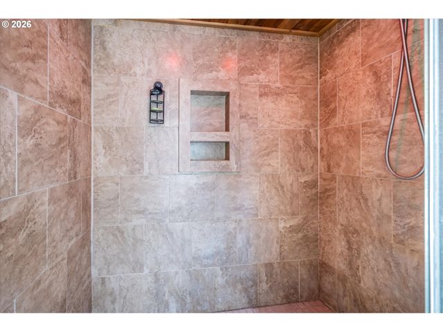 87444 WHISTLING Ln, Bandon, OR 97411