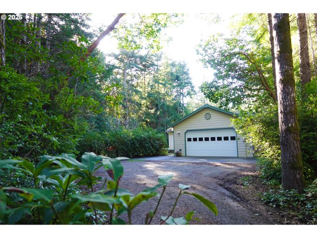 87444 WHISTLING Ln, Bandon, OR 97411