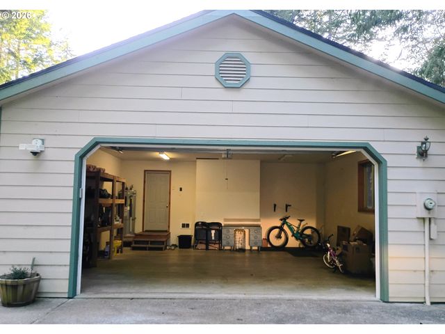 87444 WHISTLING Ln, Bandon, OR 97411