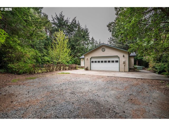 87444 WHISTLING Ln, Bandon, OR 97411