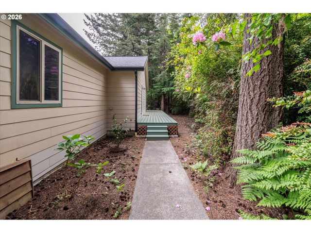 87444 WHISTLING Ln, Bandon, OR 97411