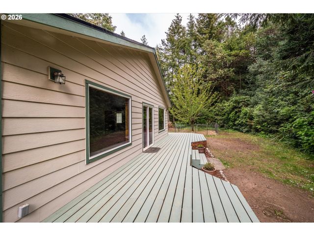 87444 WHISTLING Ln, Bandon, OR 97411