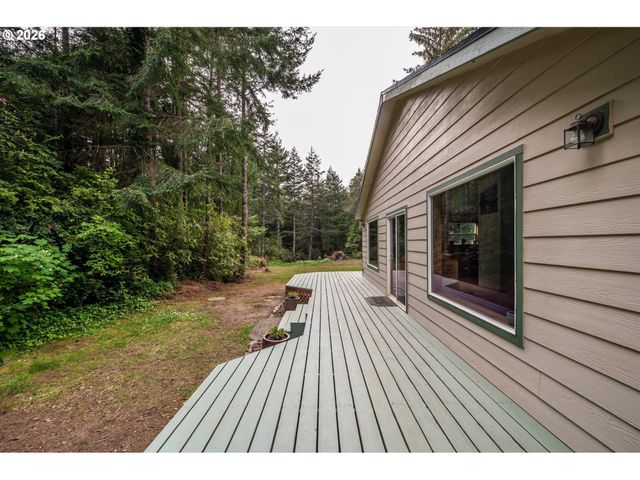 87444 WHISTLING Ln, Bandon, OR 97411