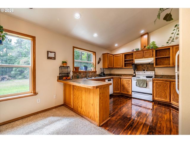 87444 WHISTLING Ln, Bandon, OR 97411