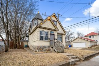 733 Earl Street, Saint Paul, MN 55106