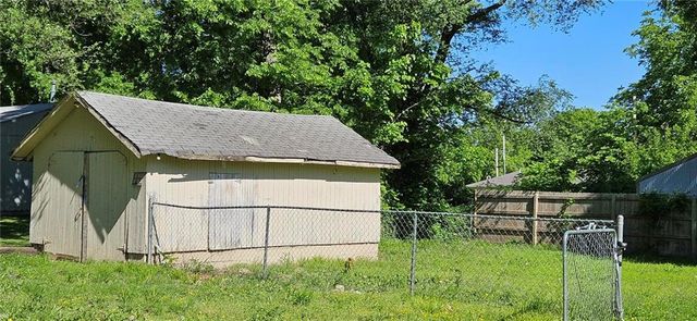 506 S Olive Street, Holden, MO 64040