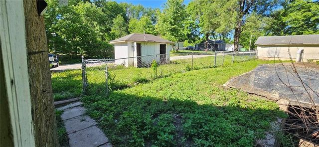 506 S Olive Street, Holden, MO 64040