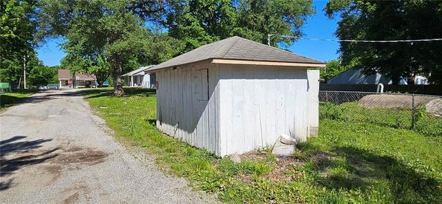 506 S Olive Street, Holden, MO 64040