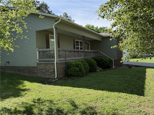 403 Lark Lane, Harrison, AR 72601