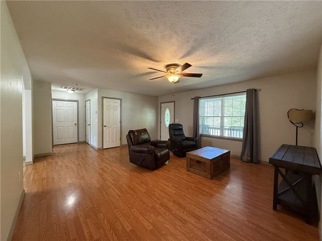 403 Lark Lane, Harrison, AR 72601