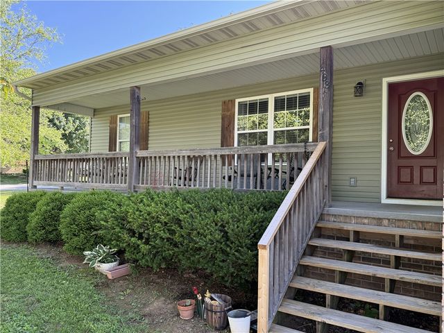 403 Lark Lane, Harrison, AR 72601