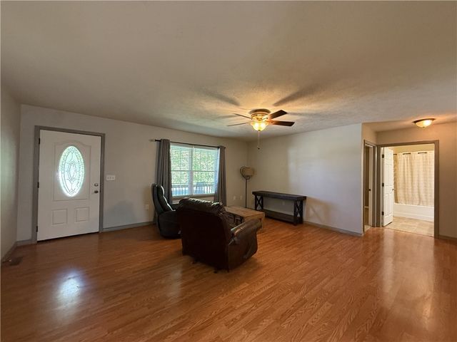 403 Lark Lane, Harrison, AR 72601