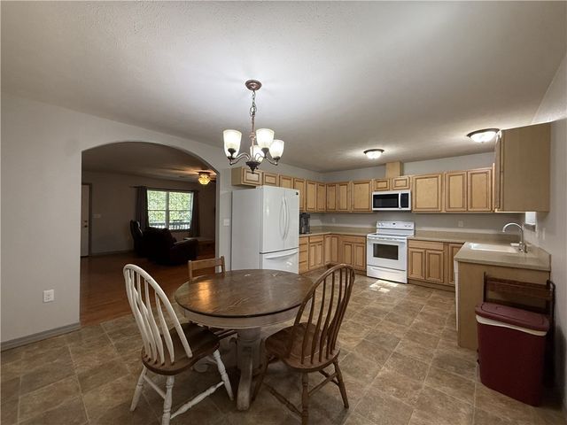 403 Lark Lane, Harrison, AR 72601