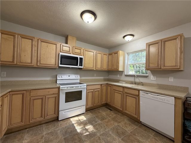403 Lark Lane, Harrison, AR 72601