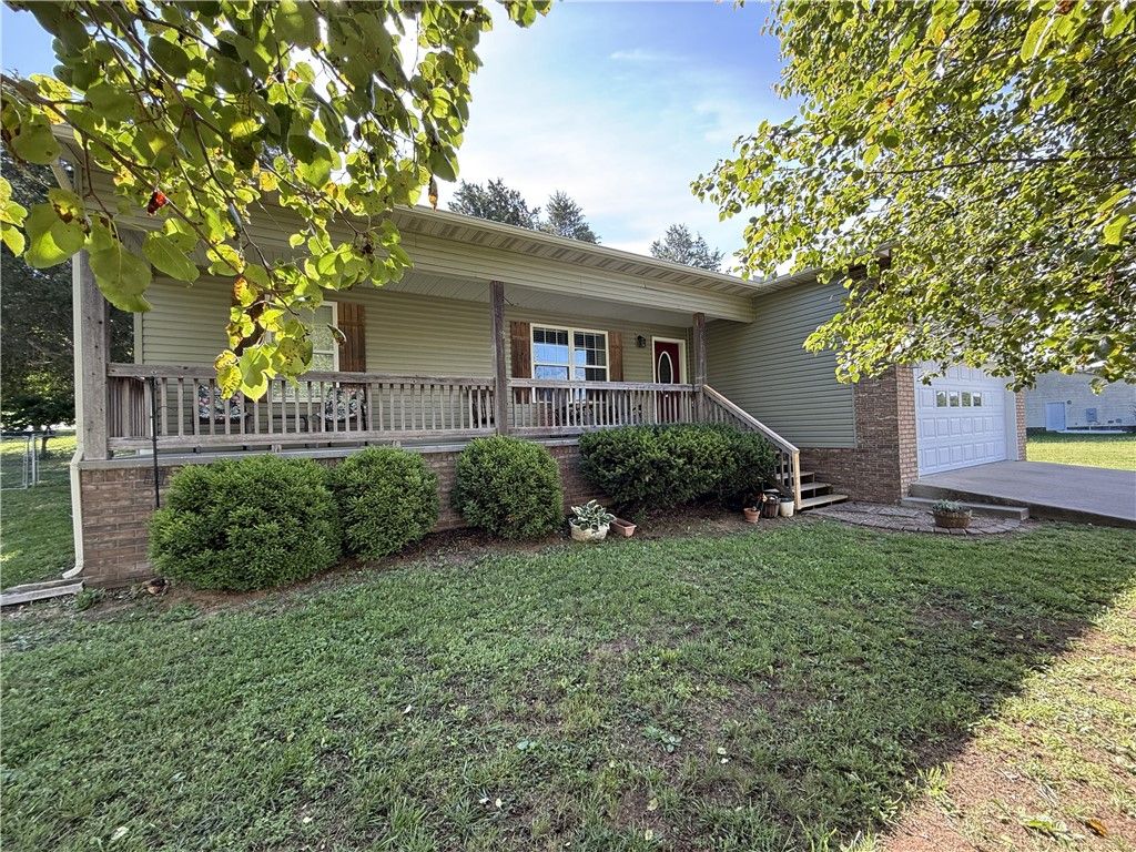 403 Lark Lane, Harrison, AR 72601
