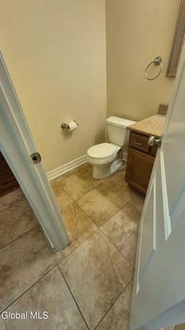 902 Shardon Court, Schenectady, NY 12306