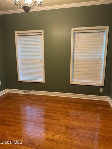 902 Shardon Court, Schenectady, NY 12306