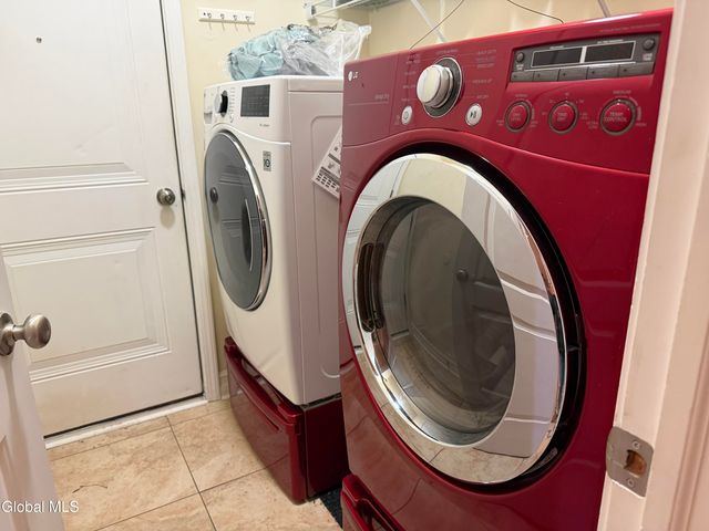 902 Shardon Court, Schenectady, NY 12306