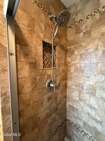 902 Shardon Court, Schenectady, NY 12306