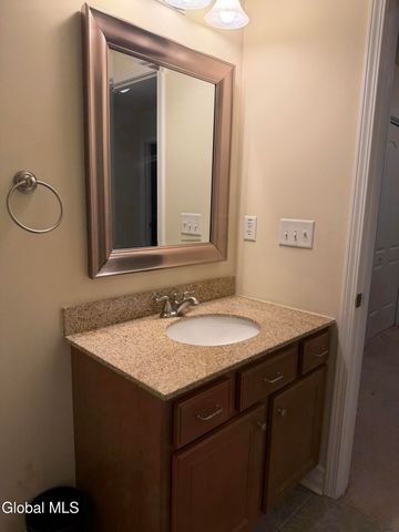 902 Shardon Court, Schenectady, NY 12306