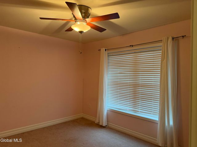 902 Shardon Court, Schenectady, NY 12306