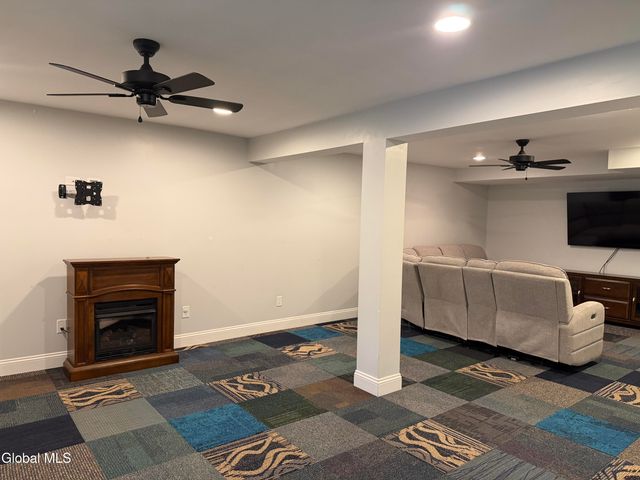 902 Shardon Court, Schenectady, NY 12306