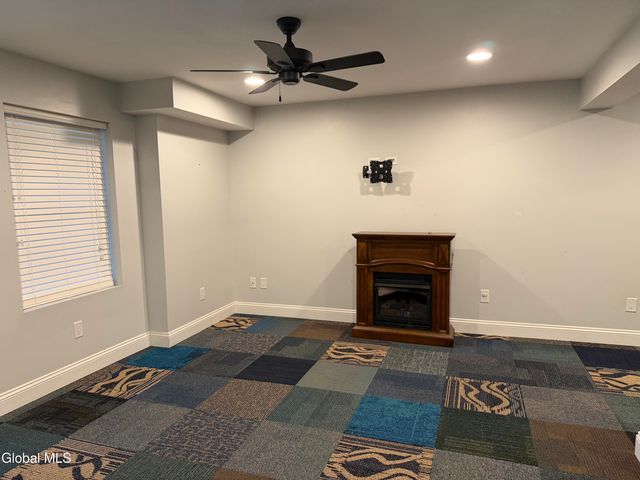 902 Shardon Court, Schenectady, NY 12306