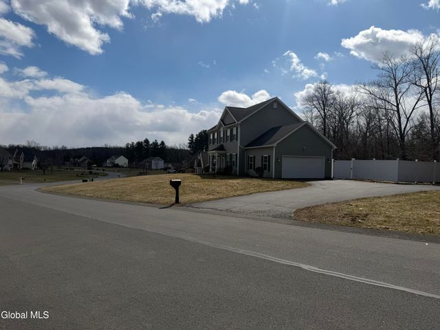 902 Shardon Court, Schenectady, NY 12306