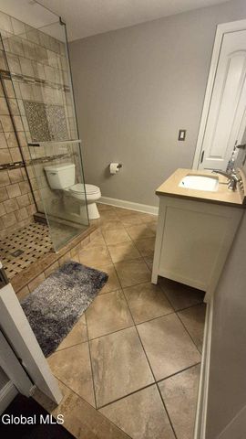 902 Shardon Court, Schenectady, NY 12306