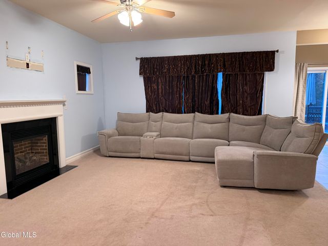 902 Shardon Court, Schenectady, NY 12306