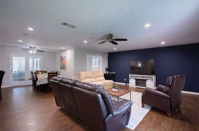 641 Furlong Drive, Dallas, TX 75211