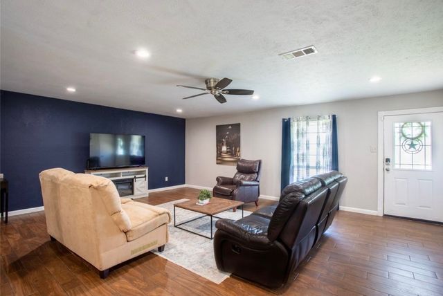 641 Furlong Drive, Dallas, TX 75211